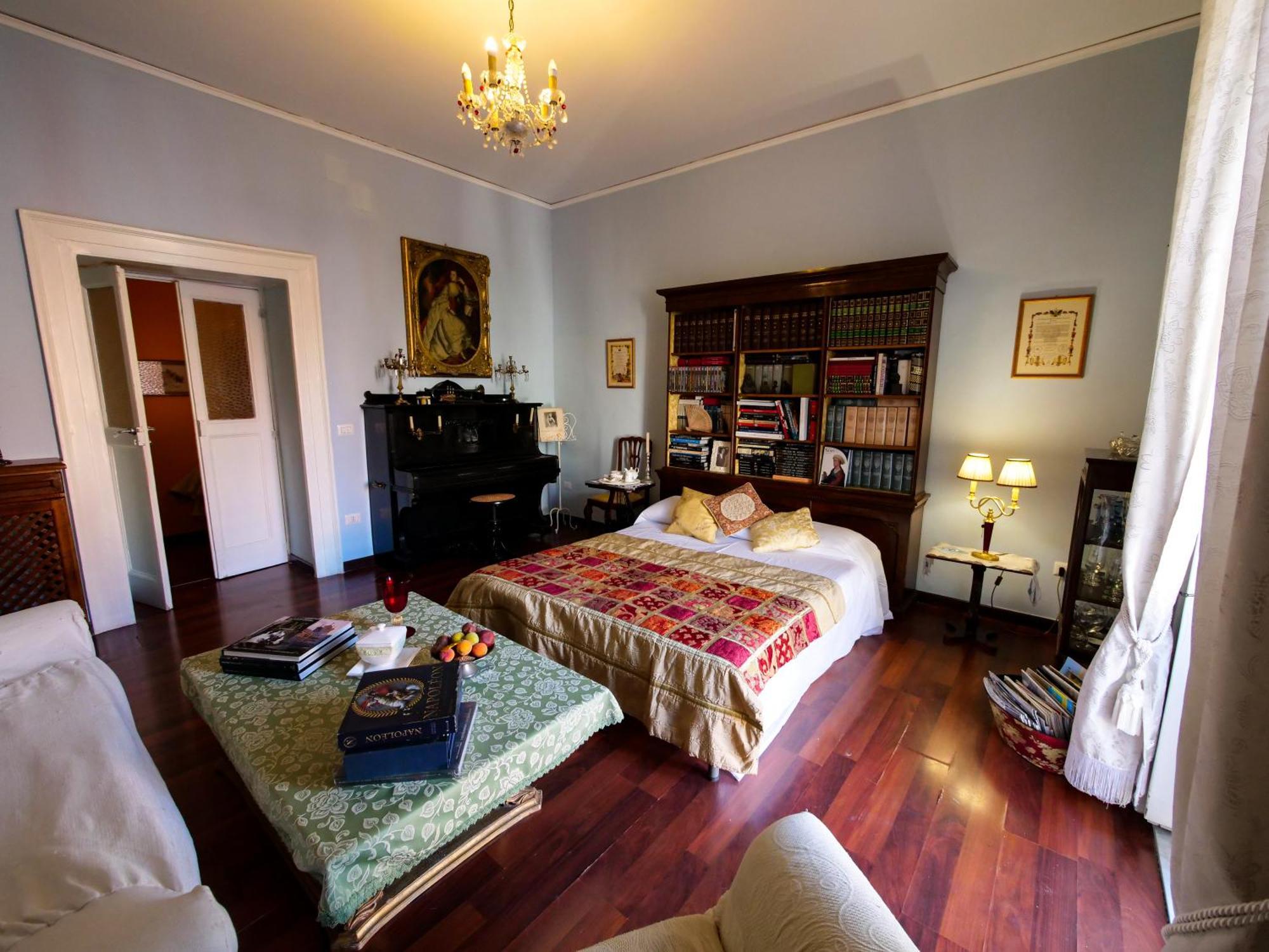 Salotto Sommer Bed & Breakfast เนเปิลส์ ภายนอก รูปภาพ