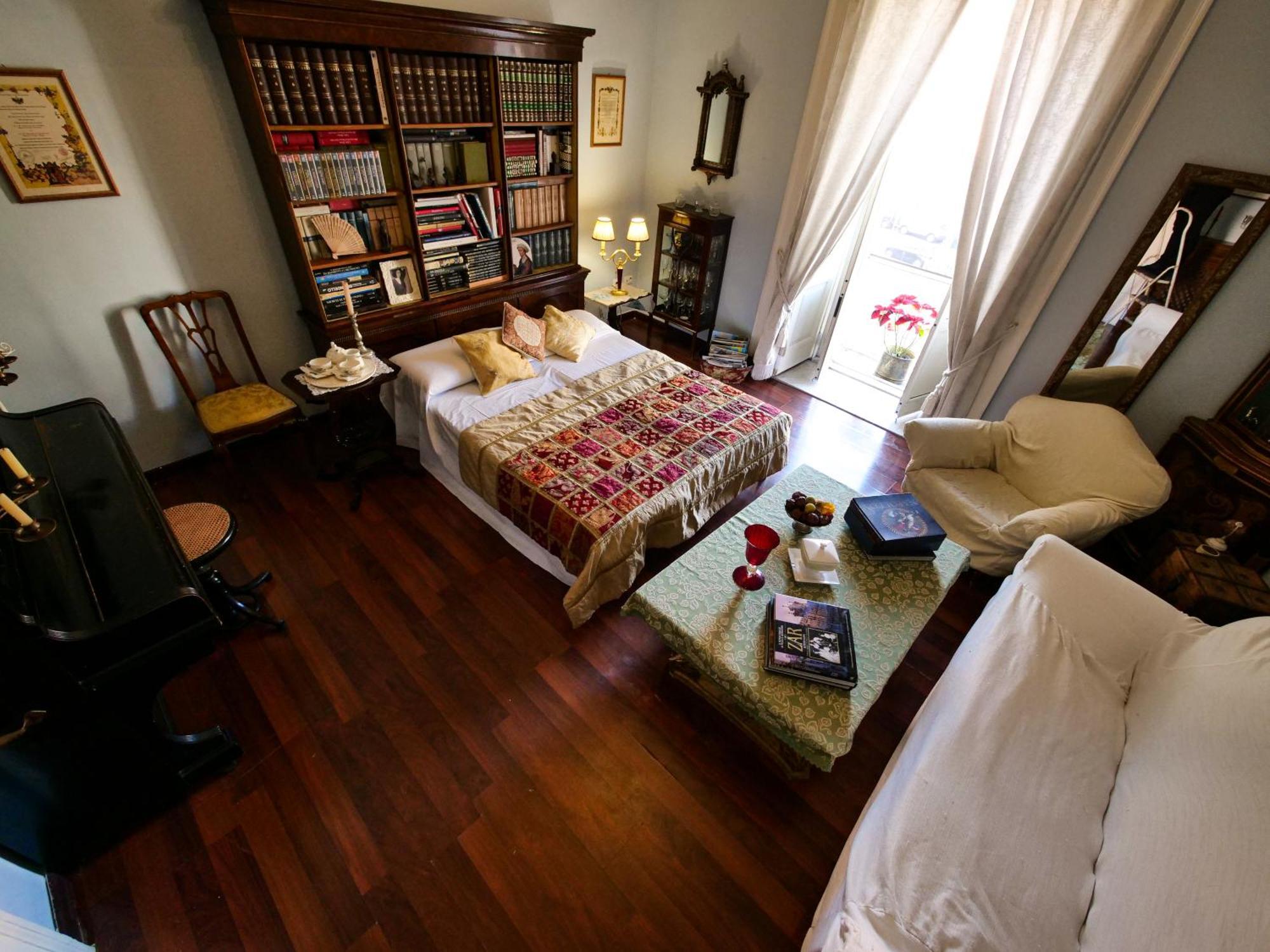 Salotto Sommer Bed & Breakfast เนเปิลส์ ภายนอก รูปภาพ